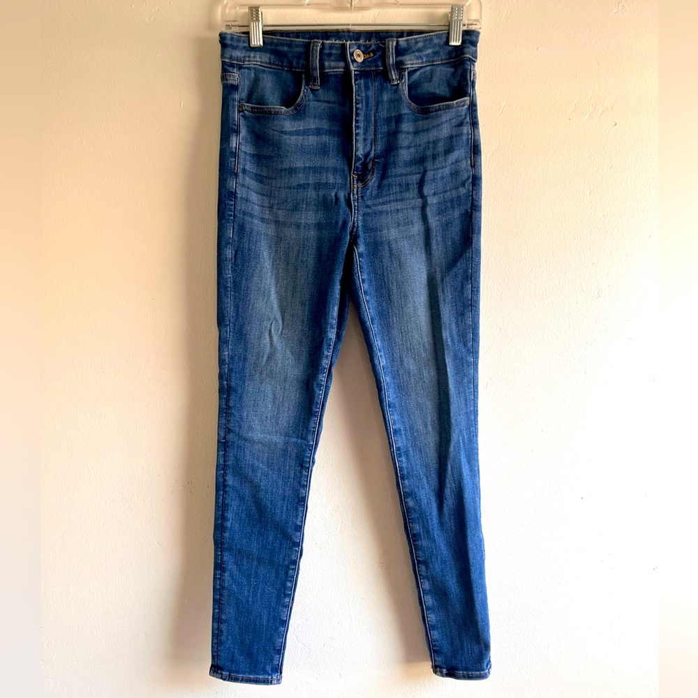 American Eagle “super high rise jegging—next level stretch”. Size 6.